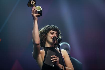 Marilina Bertoldi ganó el Gardel de Oro por su disco Prender un Fuego. Es la segunda vez en los 21 años de los Premios Gardel que la categoría de Álbum del Año la gana una artista mujer