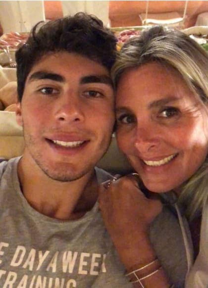 Marilisa Maronese con Lorenzo, el hijo mayor del matrimonio, en una foto de un par de años atrás