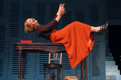 Marilú Marini en Invenciones, el trabajo que dio vida a un texto de Silvina Ocampo y que contó con dirección de Alejandro Maci y escenografía de Oria Puppo