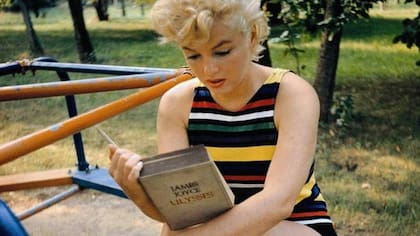 Marilyn Monroe lee "Ulises"