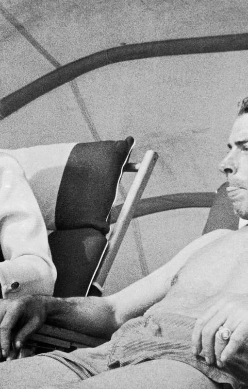 Marilyn y Joe DiMaggio, en uno de los pocos momentos felices que tuvieron en los 9 meses que duró su matrimonio