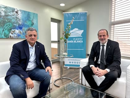 Marín (presidente de YPF) y Susbielles, reunidos en Bahía Blanca