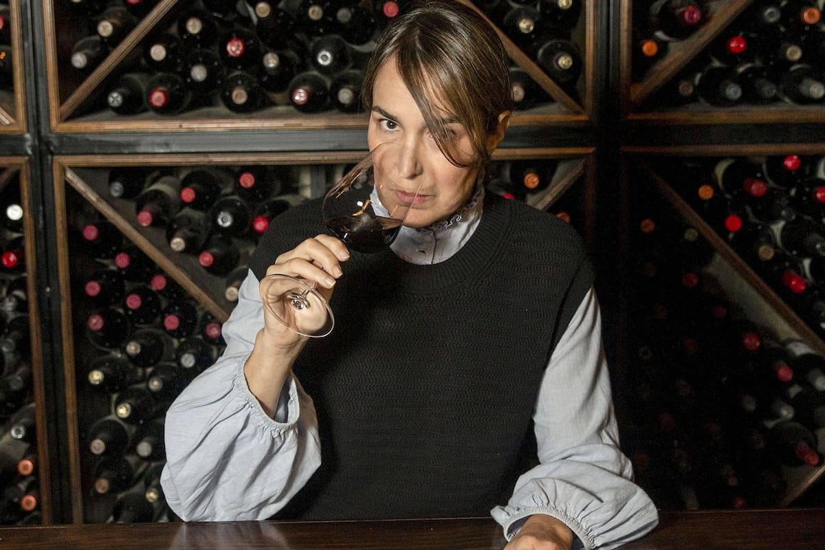 Marina Gayán, única Master of Wine de Argentina, en la cava del restaurant Don Julio