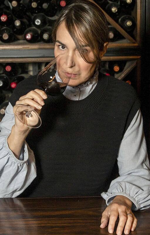 Marina Gayán, única Master of Wine de Argentina, en la cava del restaurant Don Julio