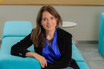 Marina Hasson: “La incorporación de la IA en las organizaciones es un camino. No es algo armado que se implementa y listo. Es al revés, un proceso que va ajustándose a tu realidad y a lo que veas que tiene el mejor retorno de la inversión”