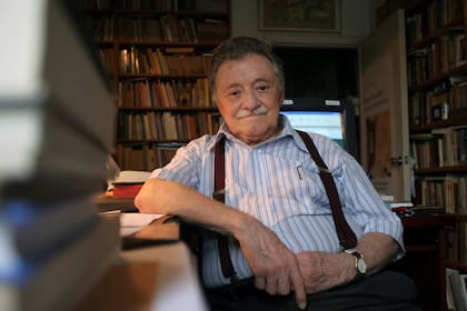 El escritor Mario Benedetti fue uno de los grandes amigos de la poeta