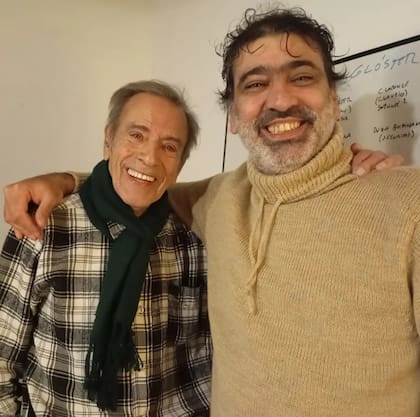 Mario Alarcón junto a su hijo, Matías