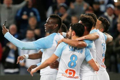 Mario Balotelli se hizo una selfie durante el partido