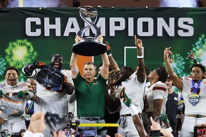 Mario Cristobal minimiza expectativas de Miami mientras se prepara para el Fiesta Bowl