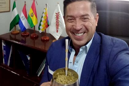 El político boliviano Mario Cronenbold fue destituido como embajador en Paraguay por burlarse del idioma guaraní