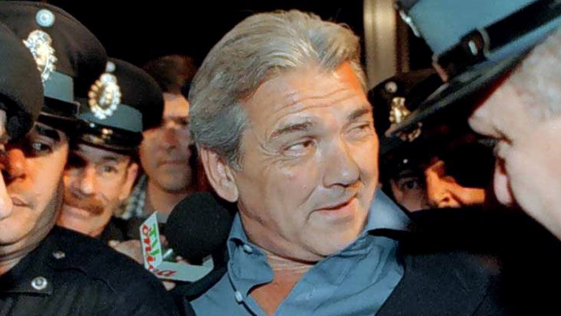 Mario Fendrich rumbo al juzgado federal de Santa Fe en noviembre de 1996
