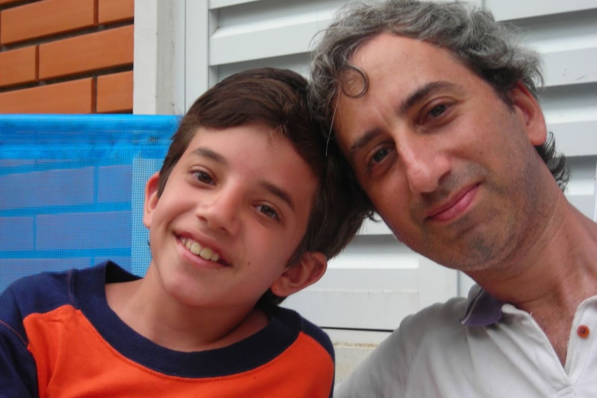 Mario Grinberg, papá de Sebi, encontró en la escritura un modo de recordar cada día a su hijo Sebi