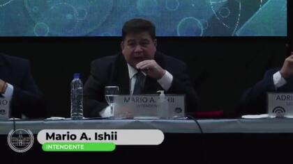 Mario Ishii pidió un minuto de silencio por los caídos en la guerra, pero se equivocó de país