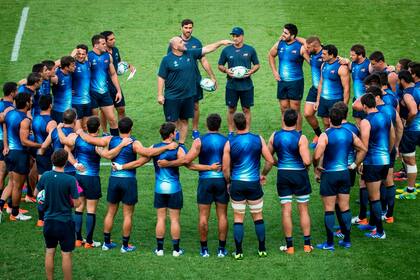 Mario Ledesma, en el centro: tendrá la misión de reordenar el seleccionado tras el desbande de Jaguares