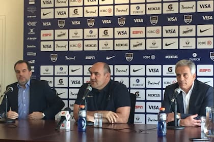 Mario Ledesma reemplazará a Daniel Hourcade como entrenador de los Pumas