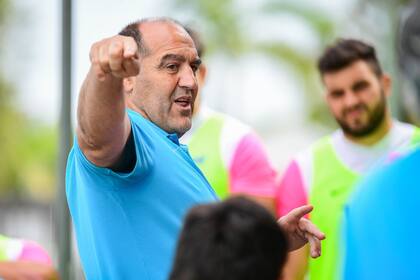 Mario Ledesma y el desafío de un buen cierre de año, jaqueado por la inactividad
