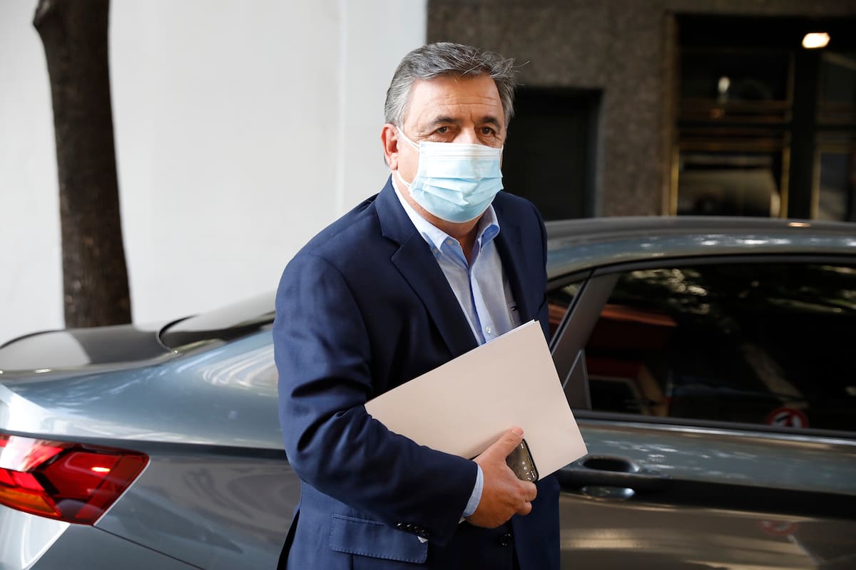 Mario Negri llega a la conferencia de prensa de Juntos por el Cambio