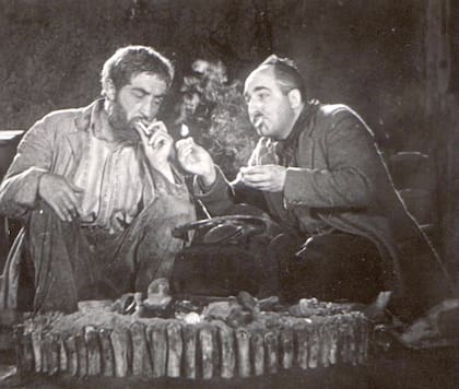Mario Soffici y Julio Renato en la película “El linyera”, dirigida por Enrique Larreta