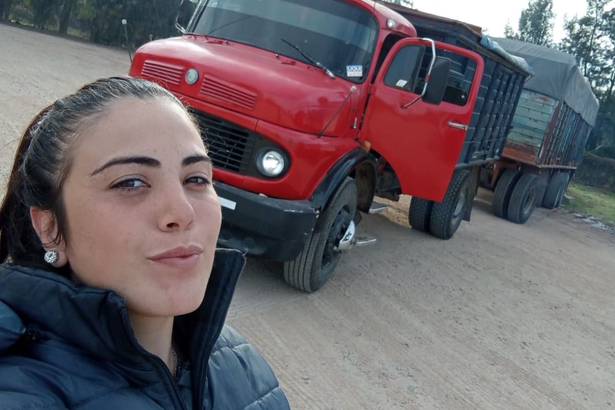 Marisel Reynoso y el camión que maneja