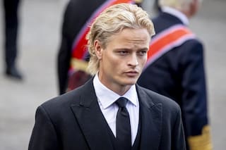 El hijo de la reina Mette-Marit, condenado por dos cargos de violación, pudo despedir a Harald V