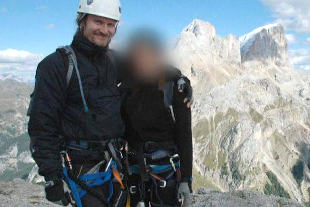 Mark Kennedy con "Lisa" durante su viaje a los Alpes italianos, cuando se hacía llamar Mark Stone