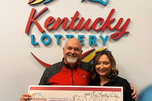 Mark Perdue compró el boleto de Powerball para el sorteo del 30 de octubre de 2023