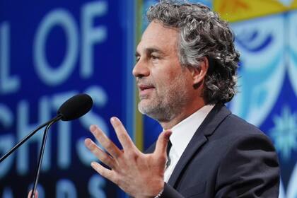Mark Ruffalo en los Globo de Oro, donde mostró su activismo a favor de los migrantes