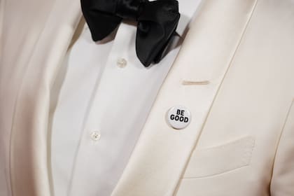 Mark Ruffalo, wearing a "Be Good" pin, arrives at the 83rd Golden Globes on Sunday, Jan. 11, 2026, at the Beverly Hilton in Beverly Hills, Calif. (Photo by Jordan Strauss/Invision/AP)