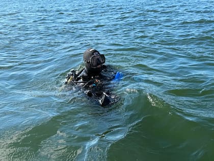 Mark Schachtner, el buzo que descubrió la canoa en el lecho del lago