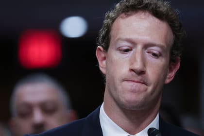 Mark Zuckerberg, fundador de Facebook y CEO de Meta, compareció ante el Senado estadounidense y pidió perdón a padres de víctimas de acoso en redes sociales