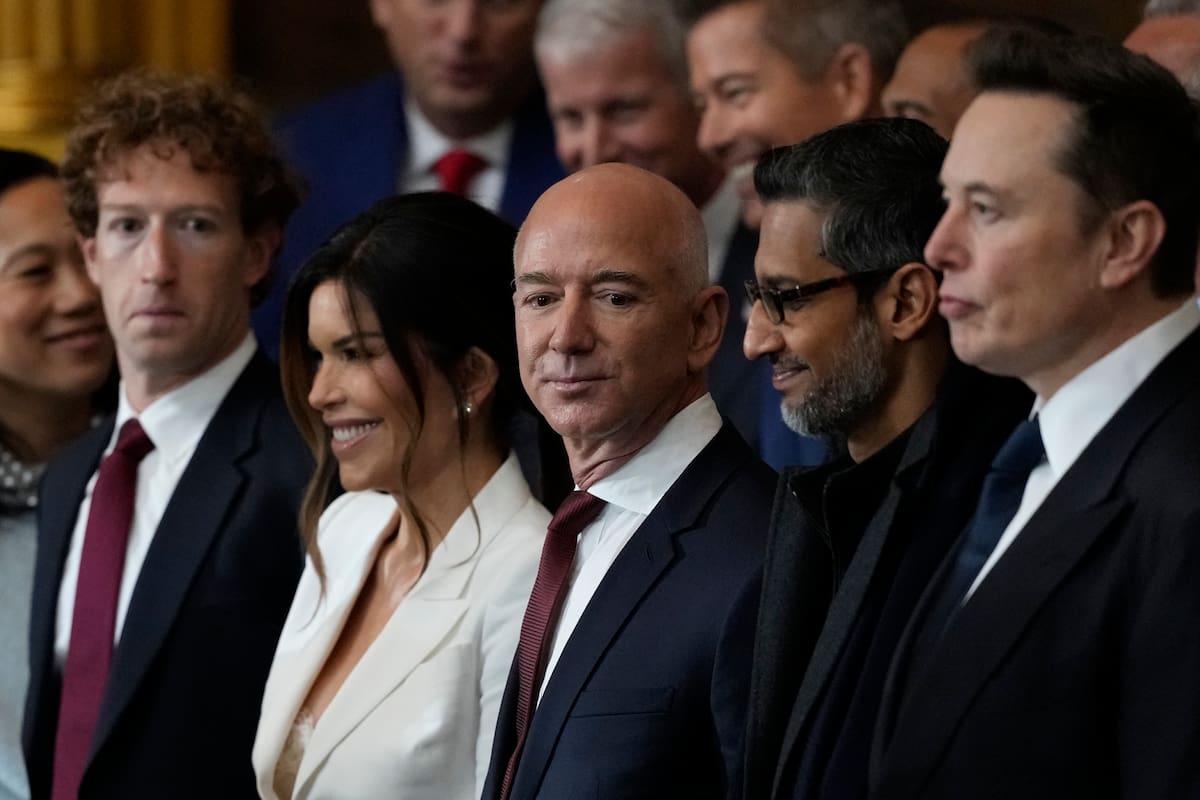 Mark Zuckerberg, Jeff Bezos, Sundar Pichai y Elon Musk, en la 60ª investidura presidencial en la Rotonda del Capitolio de Estados Unidos en Washington, el lunes 20 de enero de 2025. (AP foto/Julia Demaree Nikhinson, Pool)