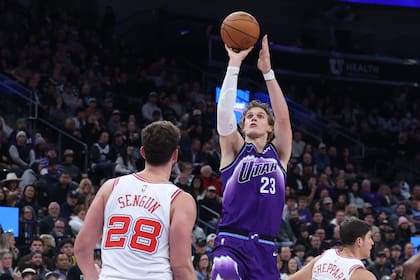 Markkanen anota 29 y George suma 28 en victoria de Jazz 133-125 sobre Rockets