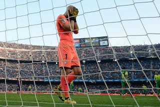 Messi, "un cabrón": reverencias en el Camp Nou y el tuit de Eibar tras sufrirlo