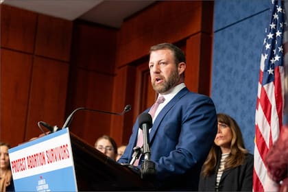 Markwayne Mullin fue designado como director del DHS tras la destitución de Kristi Noem y fue nominado oficialmente este domingo, con 54 votos a favor y 37 en contra