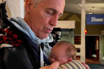 Marley junto a su hija Milenka, nacida por vientre sibrogado el 28 de diciembre de 2024 (Foto: captura Instagram/@marley_ok)