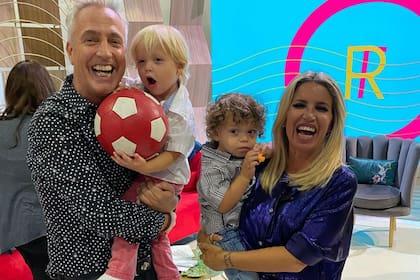 Marley y Mirko junto a Florencia Peña y su hijo Felipe en el debut de la actriz como conductora de Cortá por Lozano