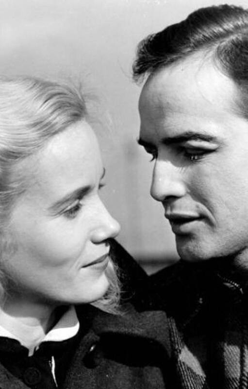 Eva Marie Saint y Marlon Brando en Nido de ratas