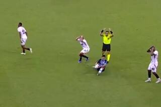 La escalofriante fractura que sufrió un jugador de Gremio y conmociona al fútbol brasileño