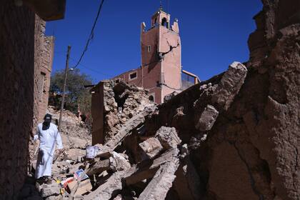 Ruinas en torno a la mezquita afectada por el terremoto en Moulay Brahim, provincia de Al Haouz