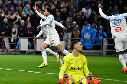 Marsella vence a Lens y lucha por el título de la Ligue 1 mientras Mónaco empata a cero