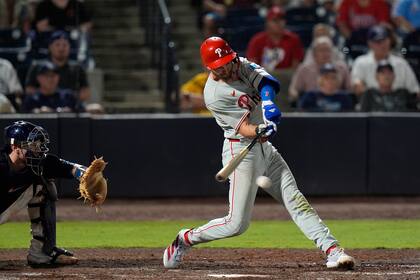 Marsh y Turner impulsan carreras en la 10ª y Filis barren a Rays, al superarlos por 7-6