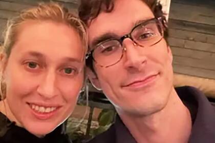 Marston Hefner, el hijo de Hugh Hefner, junto a su esposa Anna