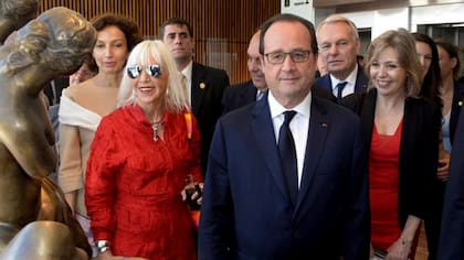 Marta Minujín acompañó a Hollande en el Centro Cultural Kirchner