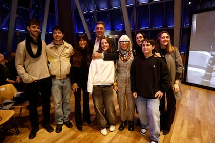 Marta Minujín con sus hijos y nietos