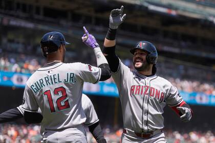 Marte pega dos jonrones y Suárez añade uno más en triunfo de Diamondbacks 8-7 sobre Gigantes