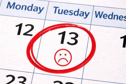 Martes 13 comparte algunas similitudes con el viernes 13, ya que ambos se consideran días de mala suerte (Archivo)