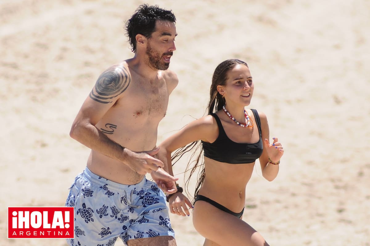 Martes 28, al mediodía. La hija mayor de Juana Viale compartió el primer chapuzón de la temporada en el mar de La Mansa junto a tío, Nacho. En agosto, se instaló en la capital francesa para estudiar Cine en La Sorbonne.