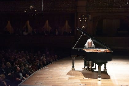 Martha Argerich interpreta la Partita N°2 en do menor, BWV 826 de Bach