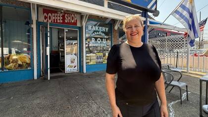 Martha Machado está al frente de la panadería La ROU, que vende productos típicos uruguayos.