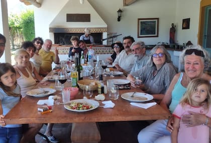 Martha se reencontró con sus consuegros y su familia en Salta, después de dos años